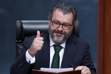 FFBFD1BD-5F7C-473A-B687-182E0F79427E