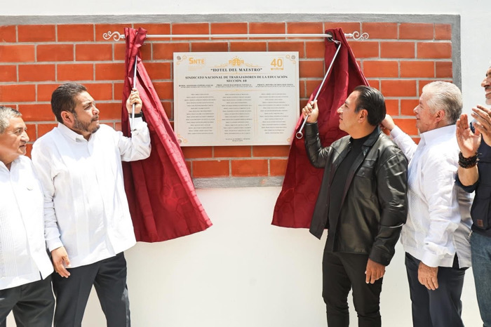 Asiste Eduardo Ramírez a la inauguración del Hotel del Maestro de la Sección 40, en Tuxtla Gutiérrez