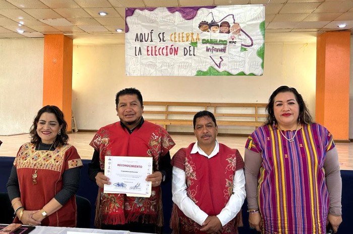 El Cabildo Infantil de Zinacantán sesiona en la sede del Ayuntamiento