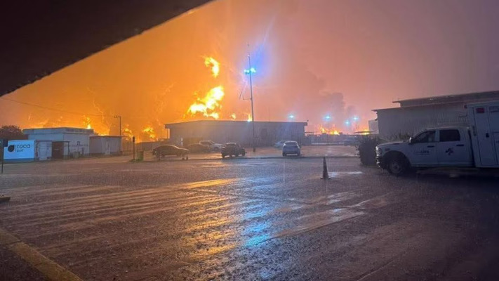 Incendio en refinería de Dos Bocas deja cinco muertos en Tabasco