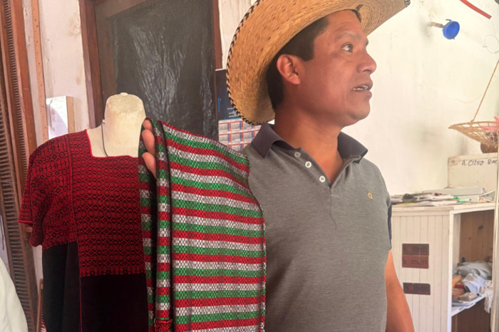 Impulsan el arte textil chiapaneco desde el ICADECh con visita a taller artesanal