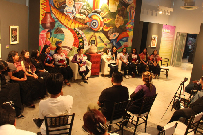 Fotografía y mirada femenina dialogan en la exposición “Mujeres y Naturaleza”