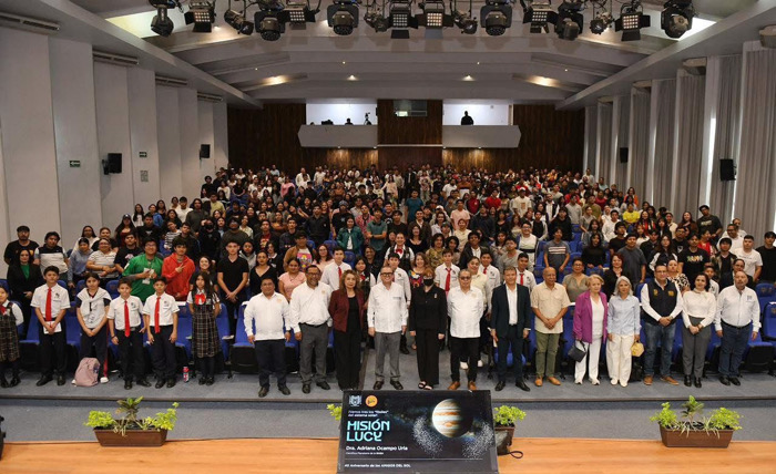 Dicta científica de la NASA conferencia magistral en la UNACH