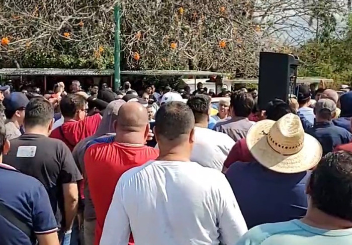 Conductores de plataformas realizan segunda reunión en el estadio VMR