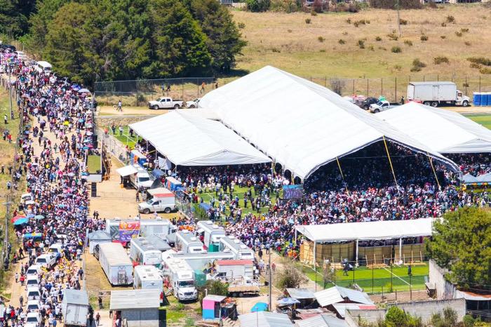 Pueblos de Chiapas, del olvido a la prosperidad / Tras bambalinas