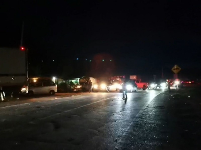 Persisten apagones en Teopisca; habitantes piden atención de CFE