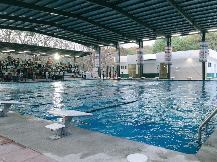 Retiran aviso que prohibía a mujeres menstruantes ingresar a la alberca 
