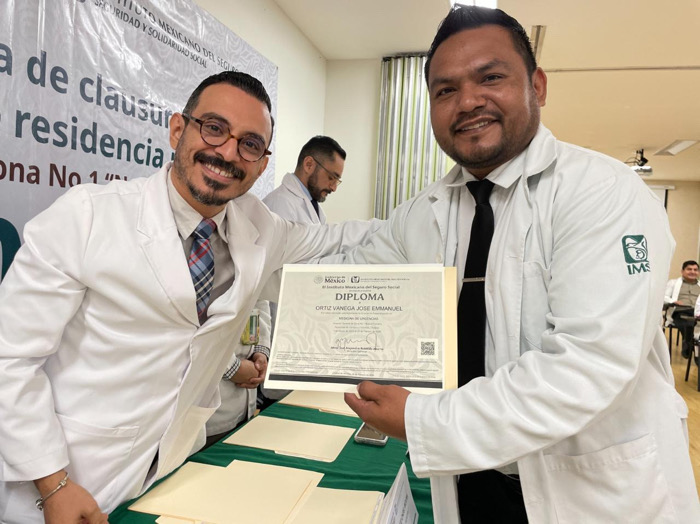 Egresan 36 especialistas del IMSS Chiapas en ocho áreas estratégicas