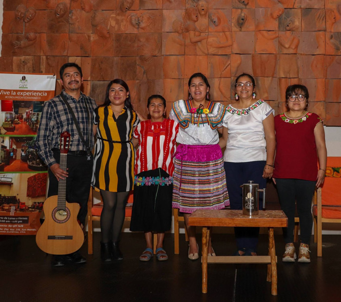 Sabines en lenguas originarias: poesía que florece desde la raíz