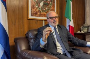 ECF4ECE6-FFFE-46E6-87B1-92E82F08522D