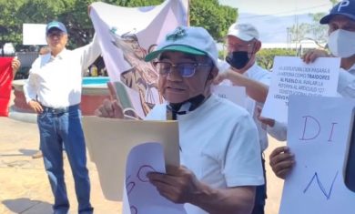 FDD66B49-26B7-415A-9458-ADEF98701CD5