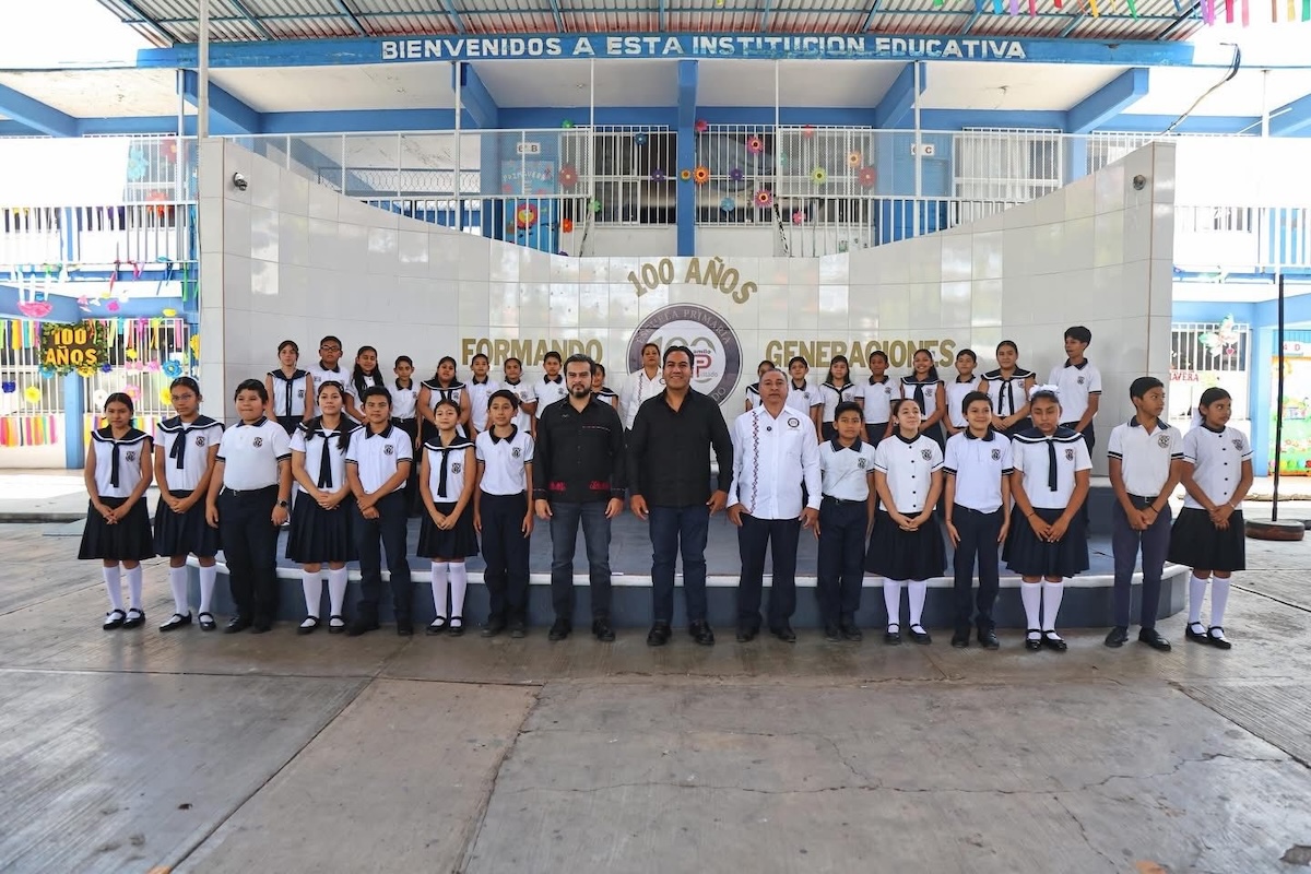 Eduardo Ramírez celebra el Centenario de la Escuela Primaria Camilo Pintado