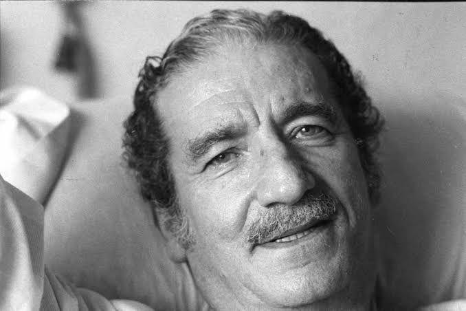 Le llamo tan sólo para informarle que Don Jaime Sabines acaba de morir