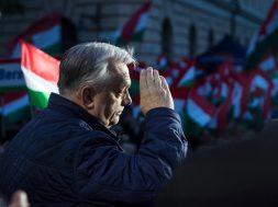 0E39B059-B4A1-4B03-AA25-5FF4EA685158