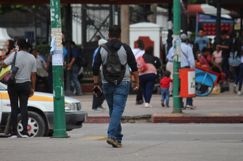 Jóvenes chiapanecos migran menos por falta de opciones / Que rinda