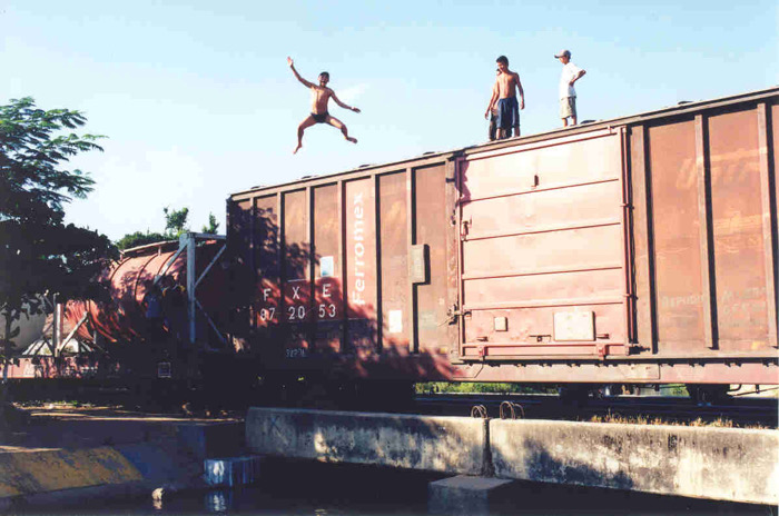 Nuestro ferrocarril Panamericano / Crónicas de frontera