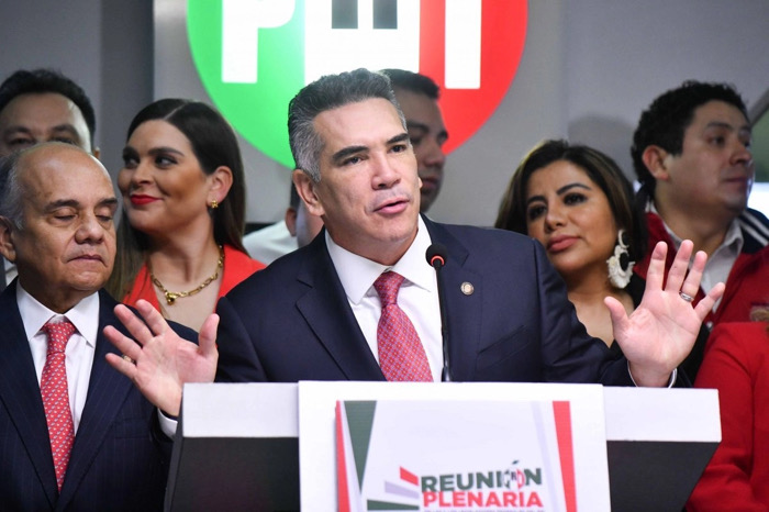 PRI pide al INE retirar registro a Morena tras acusaciones contra Rocha Moya