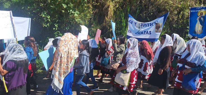 Marcha en Chalchihuitán exige ley seca y freno a venta de drogas