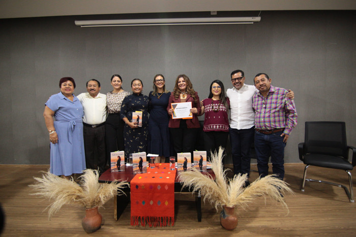 Presentan en Congreso el libro: “Nada me rompió”, de la escritora Sara Marlene Antón Cabrera