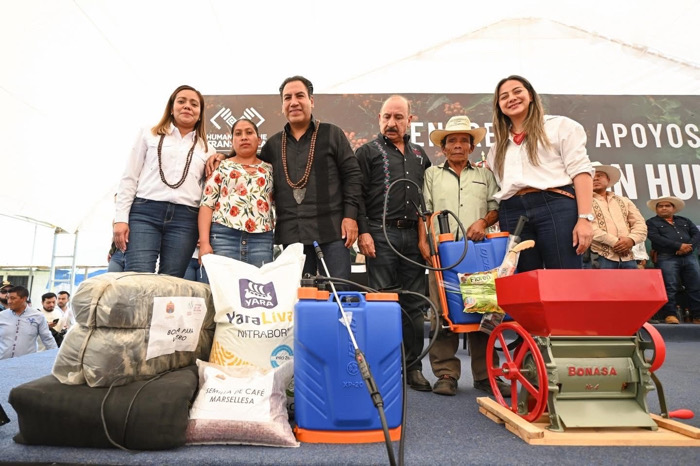 Eduardo Ramírez lleva apoyos del programa Café con Humanismo a cafeticultores de la Sierra