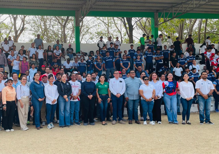 Impulsa Brigitte Lorenzana a la juventud a través del deporte y la educación