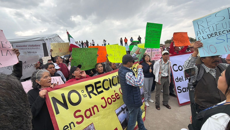 Protesta por recicladora marca visita de Claudia Sheinbaum en Puebla