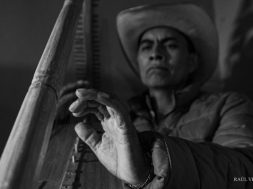 CE1B7D3F-577A-441C-9ED1-79C7F367F56E