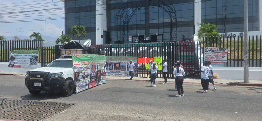 Bloquean Libramiento Norte en Tuxtla; exigen liberación de Óscar Trinidad