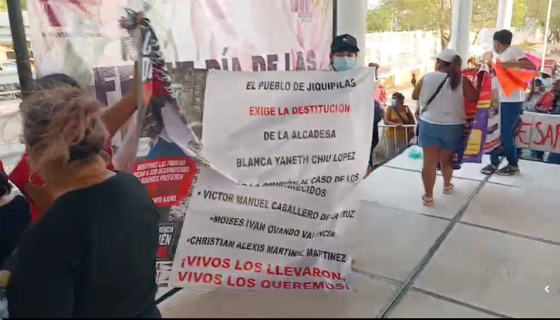 Exigen destitución de alcaldesa de Jiquipilas durante festejo