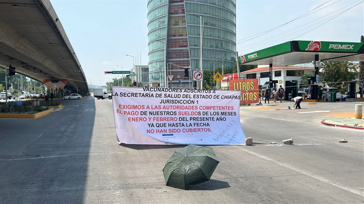 Vacunadores bloquean Libramiento Norte en Tuxtla por falta de pagos