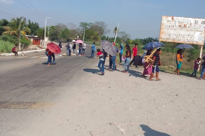 OCEZ-RC realiza bloqueo para exigir liberación de pensiones