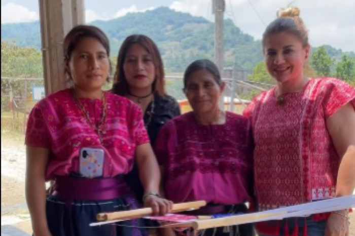 Artesanas chiapanecas preservan tradición textil rumbo al Mundial 2026