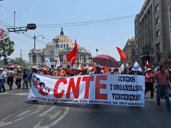 Los escenarios del conflicto magisterial / Sumidero