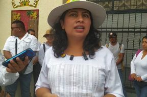 7E5CA090-7331-4CD0-B96B-06ADAA2C9D94