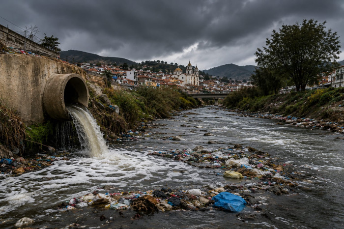 San Cristóbal: Contaminación y crisis hídrica / A Estribor