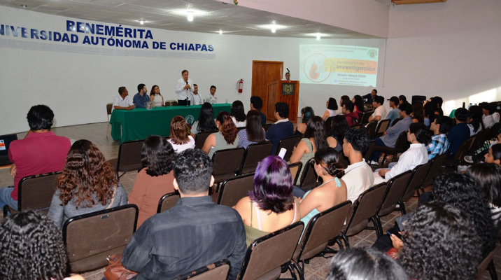 Expertos en frutos tropicales participaron en el Seminario de Investigación del Instituto de Biociencias de la UNACH