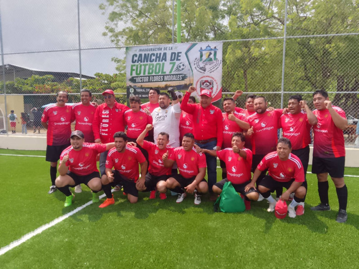 Inauguran en Tonalá moderna cancha de Fútbol 7 con pasto sintético