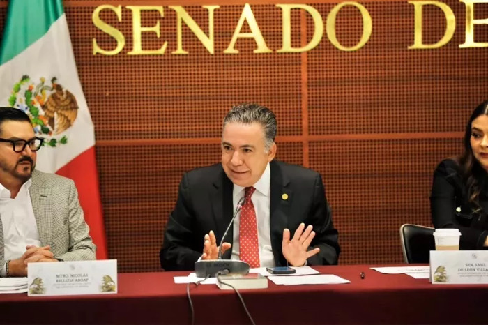 Senador Enrique Inzunza reaparece en redes sociales tras acusaciones