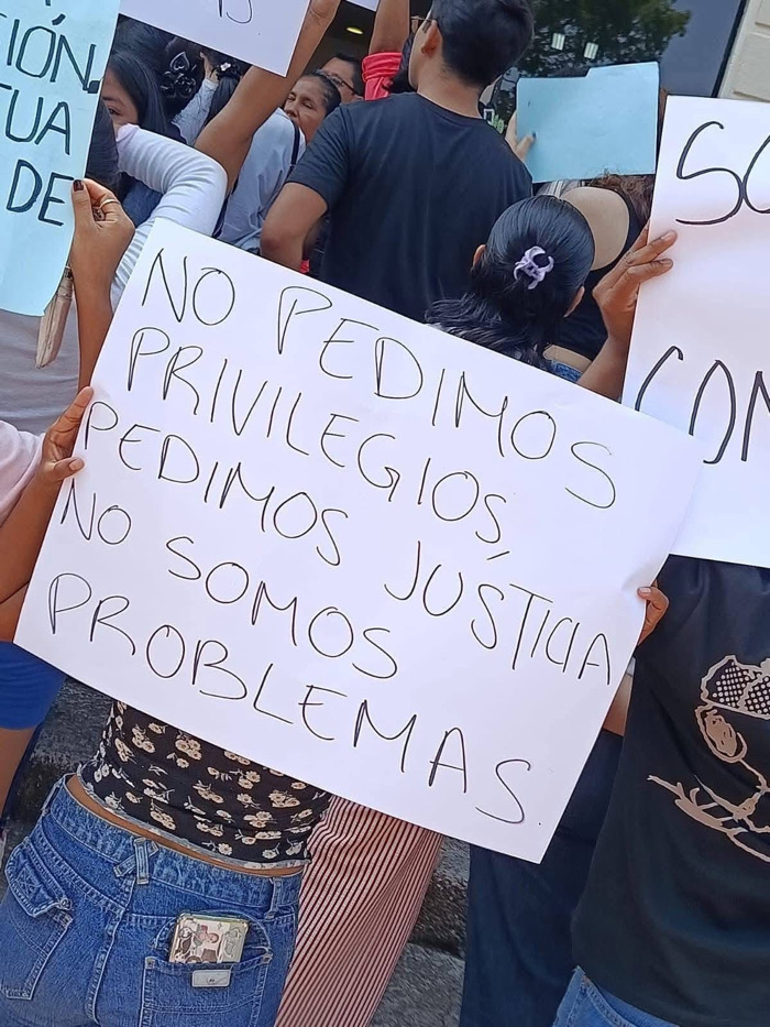 Estudiantes de la UBBJ en Carranza exigen regreso de clases a sede original