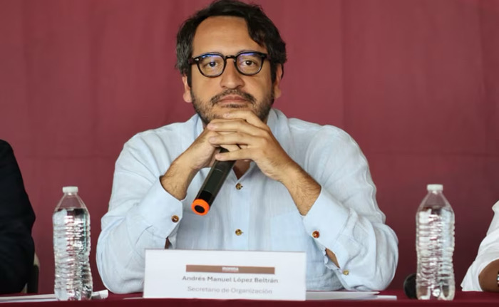 López Beltrán exige pruebas a Loret de Mola por señalamientos