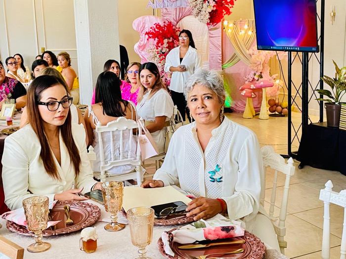 Éxito total el primer desayuno AMMJE; Nayade Escobar Ruiz fortalece la sinergia y el liderazgo femenino en la región