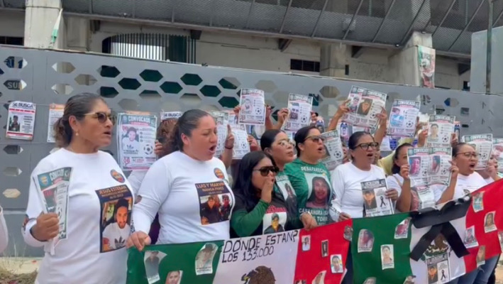 Protestan por desaparecidos frente al estadio Víctor Reyna