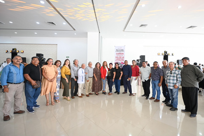 Gobierno de Chiapas reconoce a periodistas por su compromiso con la sociedad