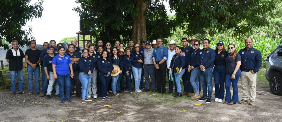 Recorre rector Oswaldo Chacón Rojas instalaciones académicas y de capacitación en el Campus IV de la UNACH