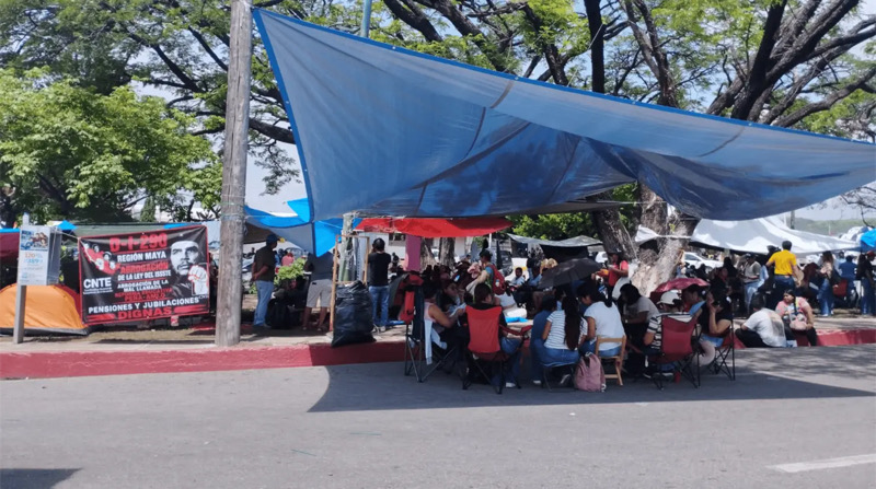 CNTE acuerda mantener la huelga nacional y permanece plantón en Chiapas