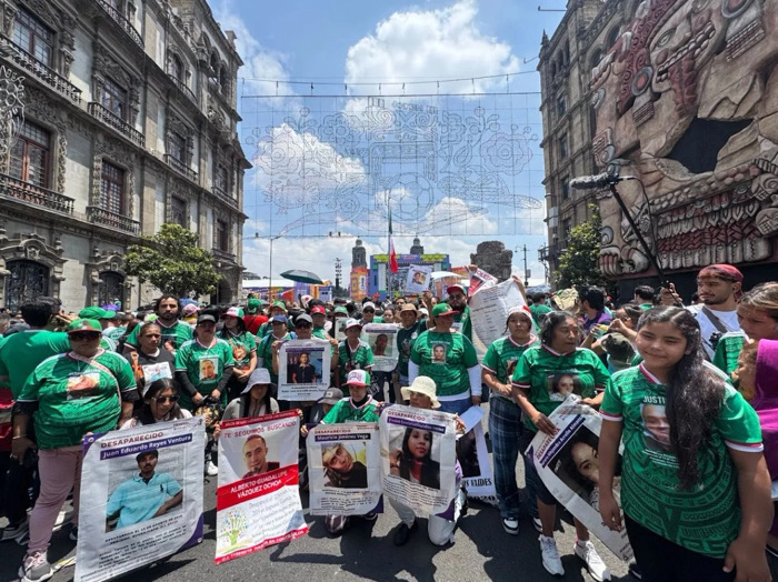 Madres buscadoras protestan durante actividades del Mundial en CDMX