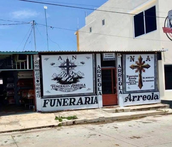 Atacan a balazos instalaciones de una funeraria en Paredón