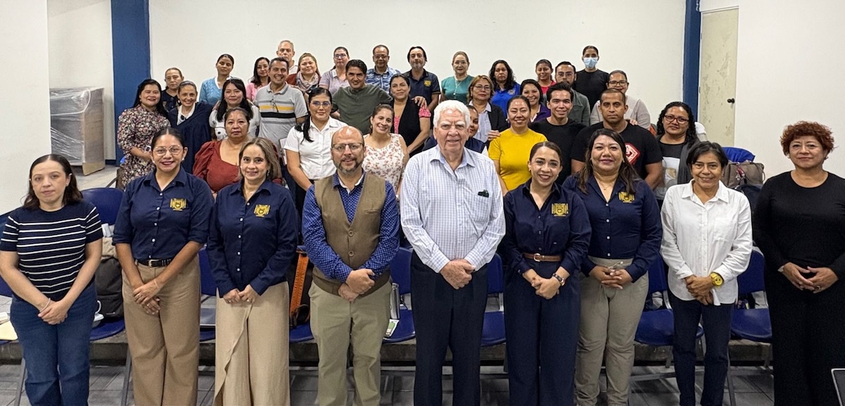 Instalan Taller de Inteligencia Artificial Aplicada a la Enseñanza de Lenguas en la UNACH